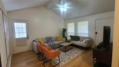 1101 Woodlief Trail in Round Rock, TX - Building Photo - Building Photo