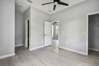 944 Newton Ave S in St. Petersburg, FL - Building Photo - Building Photo