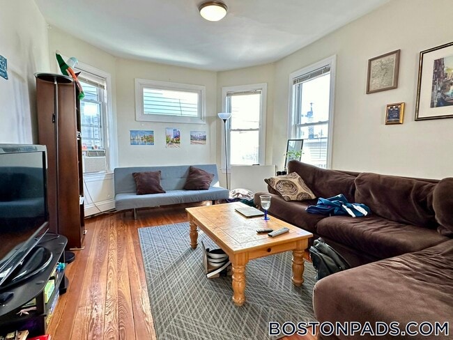 12 Wensley St in Roxbury Crossing, MA - Building Photo - Building Photo