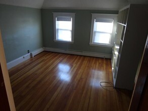 92 Hobart St, Unit 1 in Boston, MA - Building Photo - Building Photo