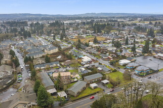 JFJ Apartments in Salem, OR - Building Photo - Building Photo