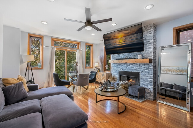 3751 S Michigan Ave in Chicago, IL - Building Photo - Building Photo