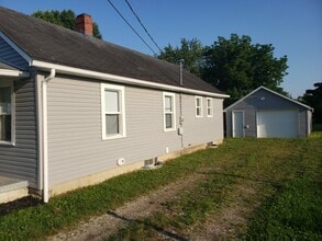 2448 W Fair Ave in Lancaster, OH - Foto de edificio - Building Photo