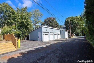 156 Jefferson Ave in Roslyn Heights, NY - Building Photo - Building Photo