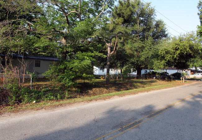 Kindlewood Mobile Home Park in Charleston, SC - Building Photo - Building Photo