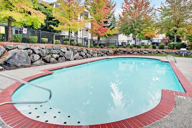 Sunrise Lane Apartments in Everett, WA - Building Photo - Building Photo