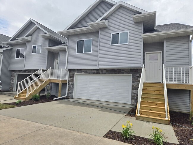 property at 1654 Aspen Ct