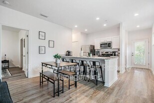 2604 N Highland Ave in Tampa, FL - Building Photo