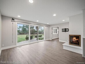 1909 Marie Cir in Bloomfield Township, MI - Building Photo - Building Photo