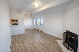 1011 S Ironton St in Aurora, CO - Building Photo - Building Photo