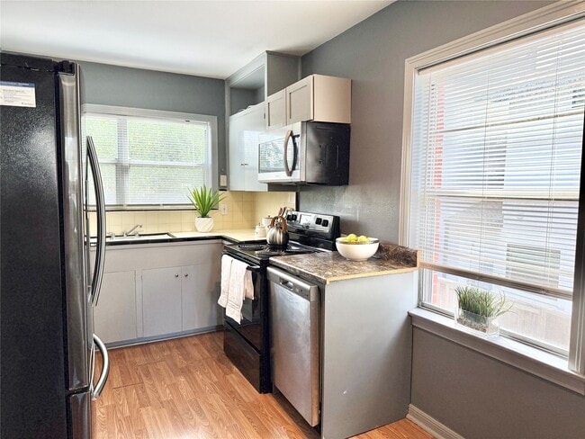 2027 Sheridan St in Houston, TX - Building Photo - Building Photo