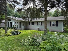 5610 Marengo Rd in Belvidere, IL - Building Photo