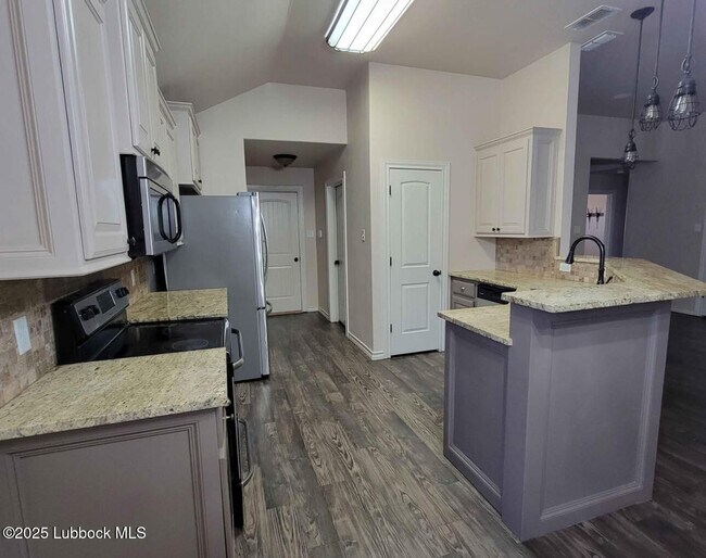 906 11th St in Wolfforth, TX - Building Photo - Building Photo