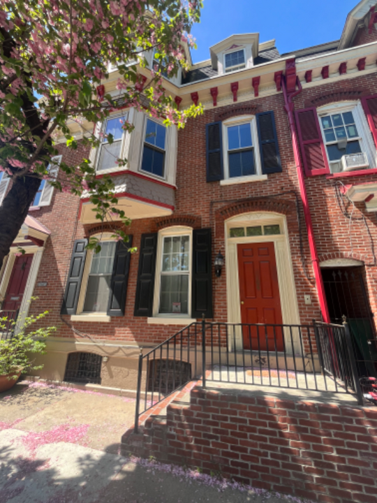 104 N 10th St in Allentown, PA - Building Photo