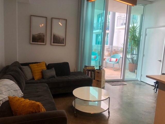 350 NE 24th St, Unit 504 in Miami, FL - Building Photo