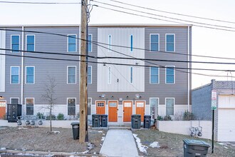 2503 Burns St in Washington, DC - Foto de edificio - Building Photo