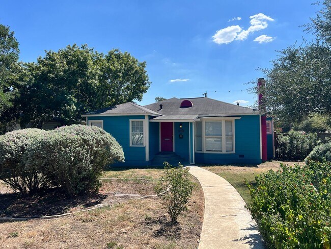 816 Shadwell Dr in San Antonio, TX - Building Photo - Building Photo