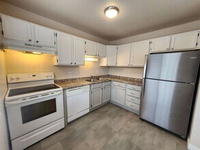 3475 Cochran Dr in Colorado Springs, CO - Building Photo - Building Photo