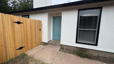 11416 Ptarmigan Dr in Austin, TX - Building Photo - Building Photo