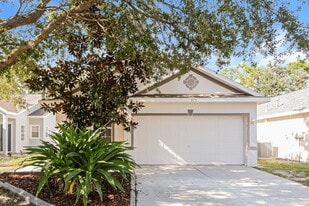 7455 Oxford Garden Cir in Apollo Beach, FL - Building Photo