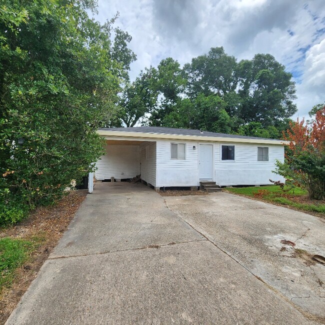 property at 118 Wilkins St