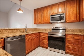 617 Woodgate Ln in Sunrise, FL - Building Photo - Building Photo
