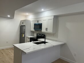 153 Mary St in Barrie, ON - Building Photo - Building Photo