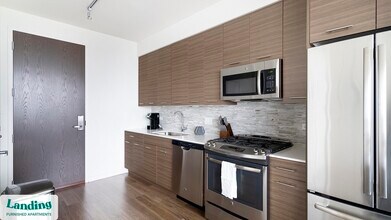 347 W Chestnut St in Chicago, IL - Building Photo - Building Photo
