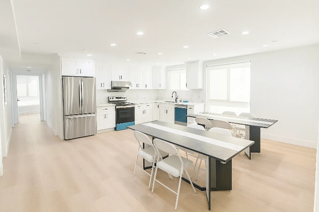 1447 W 36th Pl in Los Angeles, CA - Building Photo - Building Photo