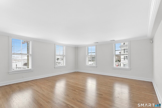 249 Main St in Fairfield, CT - Building Photo - Building Photo