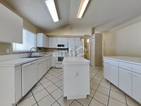 1431 Scotch Pine Dr in Brandon, FL - Building Photo - Building Photo