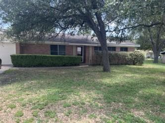 303 S 6th St in Pflugerville, TX - Foto de edificio