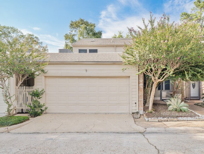 12660 Briar Patch Dr in Houston, TX - Foto de edificio - Building Photo