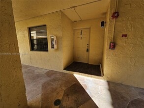 6575 W Oakland Park Blvd in Lauderhill, FL - Building Photo - Building Photo