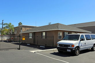 The Cottage in San Diego, CA - Building Photo - Building Photo