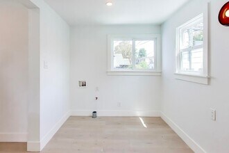 6528 Raymond St in Oakland, CA - Building Photo - Building Photo
