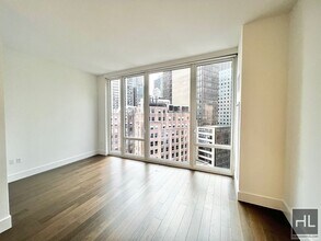 East 44th Street / Spacious Studio / Fanta in New York, NY - Building Photo - Building Photo