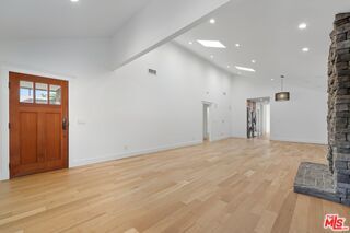 2435 Glyndon Ave in Los Angeles, CA - Building Photo - Building Photo