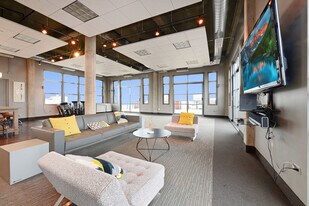 900 N Kingsbury St, Unit 1026 in Chicago, IL - Building Photo