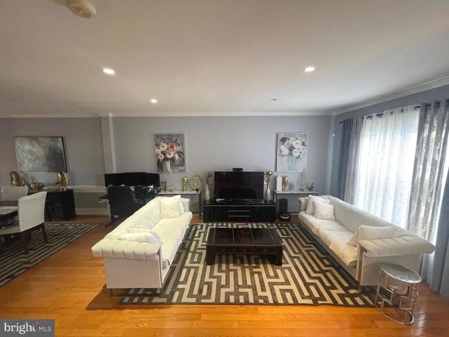 47402 Darkhollow Falls Ter in Sterling, VA - Foto de edificio - Building Photo