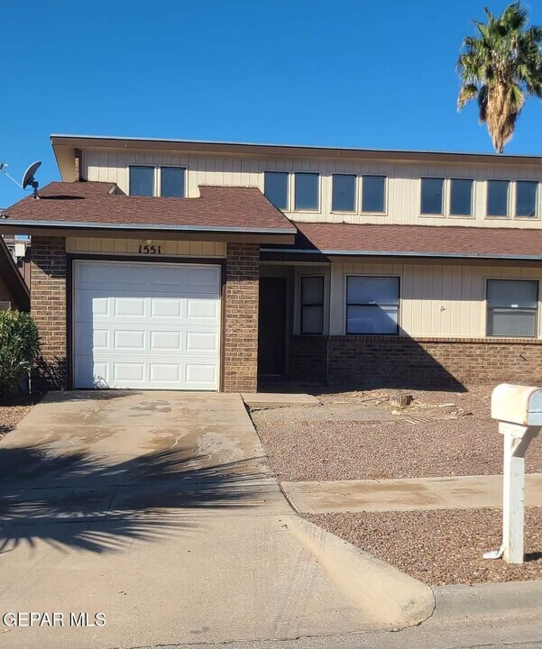 1551 Common Dr in El Paso, TX - Building Photo