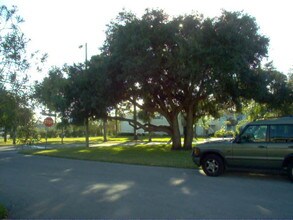 The Gardens of Forest Lakes in Oldsmar, FL - Building Photo - Other