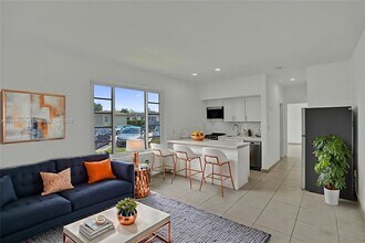 2160 Bay Dr in Miami Beach, FL - Foto de edificio - Building Photo