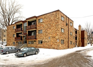 995 St Albans St N in St. Paul, MN - Building Photo - Building Photo