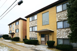 10459 W Touhy Ave in Rosemont, IL - Building Photo - Building Photo