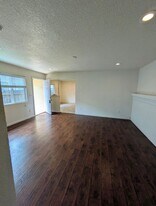 5905 Clover Manor Way in Sacramento, CA - Building Photo