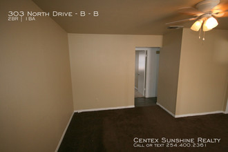 303 North Dr-Unit -B in Copperas Cove, TX - Foto de edificio - Building Photo