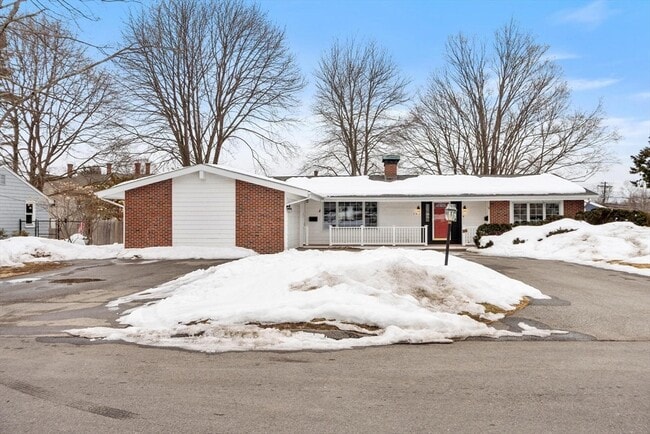 101 Elmcrest Rd in North Andover, MA - Building Photo - Building Photo