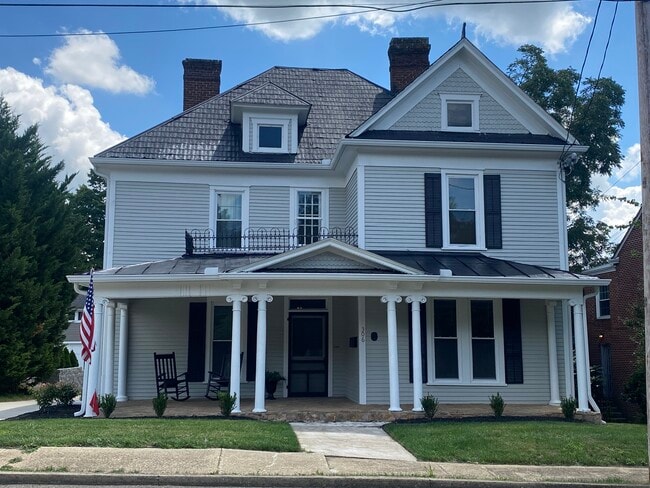 306 N Main St, Unit #1
