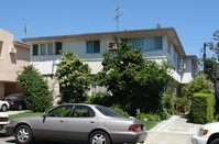 834 S Holt Ave in Los Angeles, CA - Foto de edificio - Building Photo